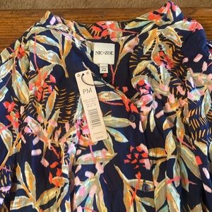 Petite Medium Nic & Zoe dress with pockets!